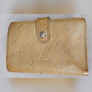 LV kisslock wallet
